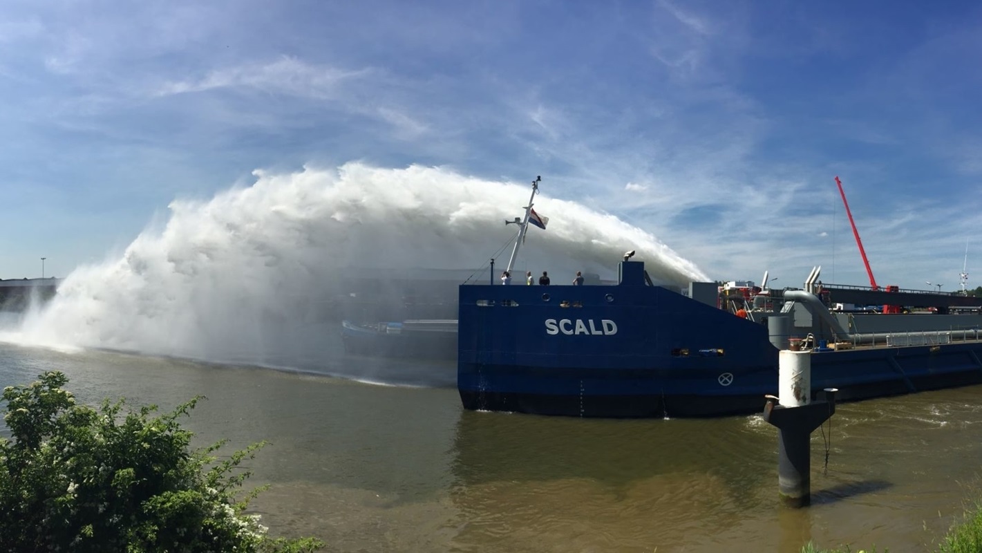 Mining sand from the sea: Zandhandel Faasse gets unmatched vacuum