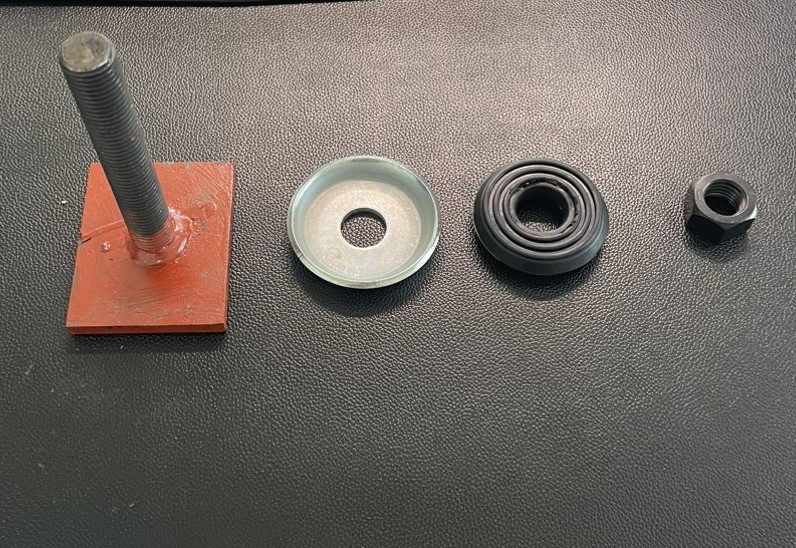 Effect of accessories on operation of mill liner